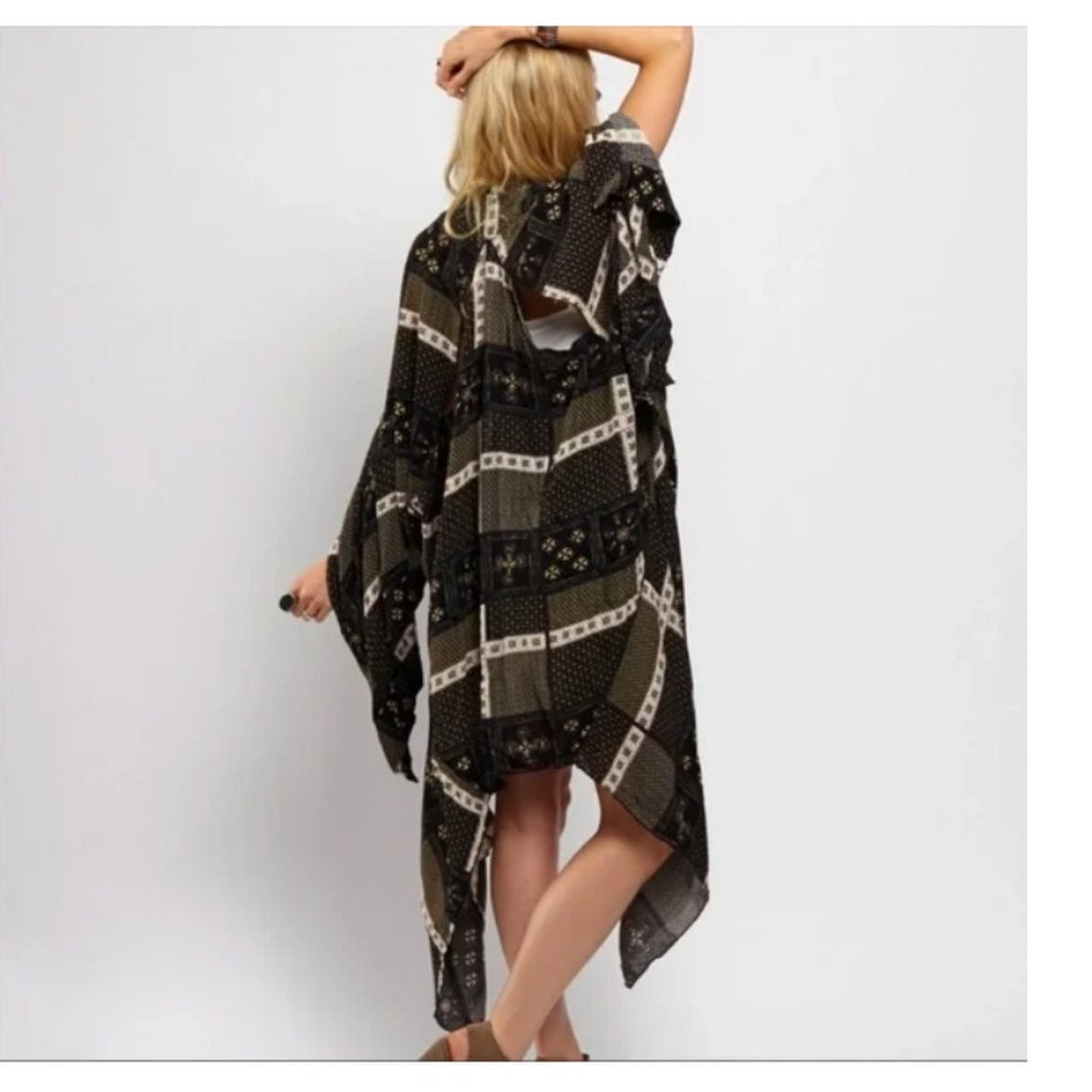Free People Little Wing Rare Black Print Kimono Luxury Bohemian Duster Size XS/S - Picture 4 of 11
